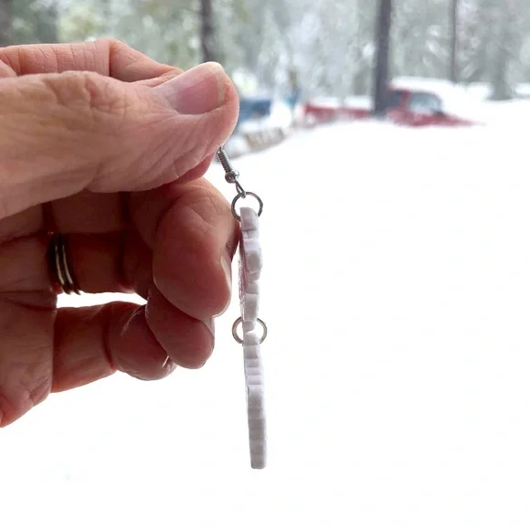 Handmade snowflake earrings - Picture 4 of 5